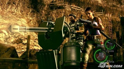 Chris y Sheva disparando un cañón